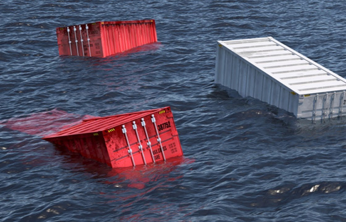 Упавший за борт груз