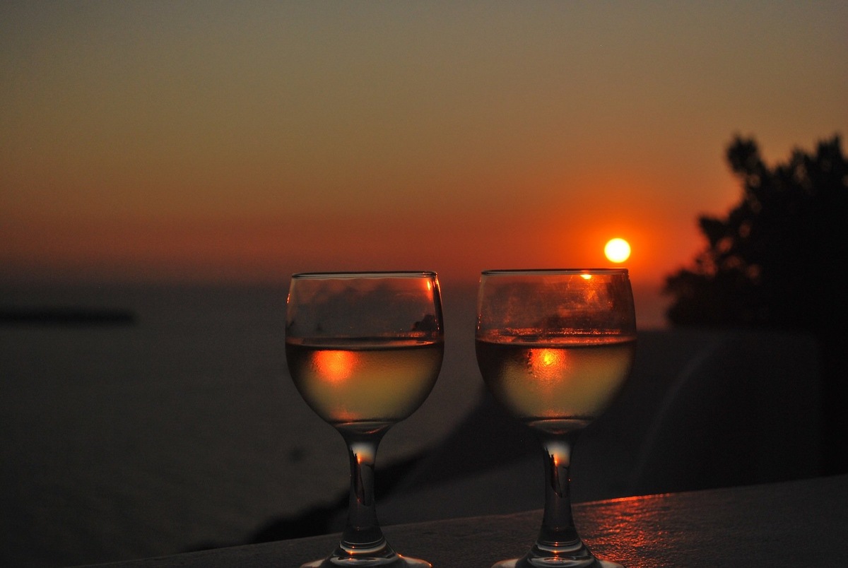 Полусухое, Спасибо, Яндекс )) 