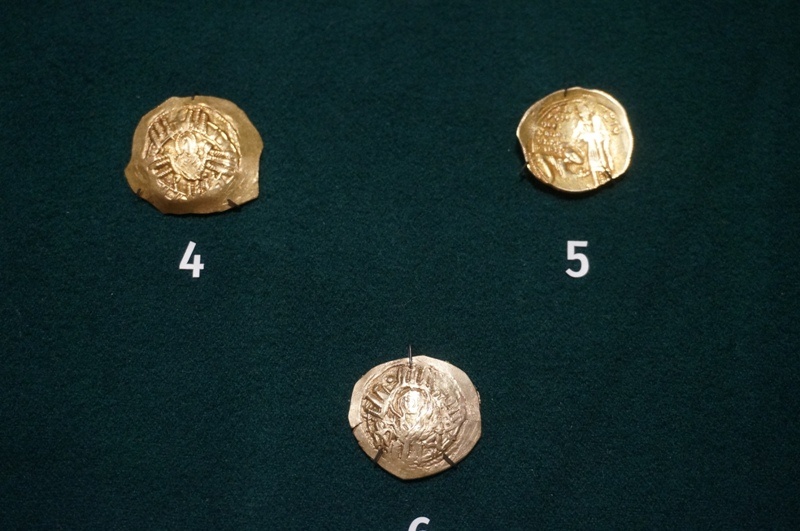 4. Византийская империя. Михаил VIII Палеолог (1261-1282) Константинополь Номисма иперпер. Золото. 5. Византийская империя. Андроник II Палеолог (1282-1328). Константинополь. Золото.    6. Византийская империя. Андроник II и Андроник III Палеологи (1325-1328). Константинополь<br />
Номисма иперпер. Электр