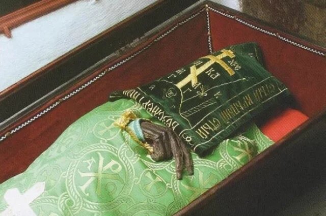    Мощи Илии Печерского.