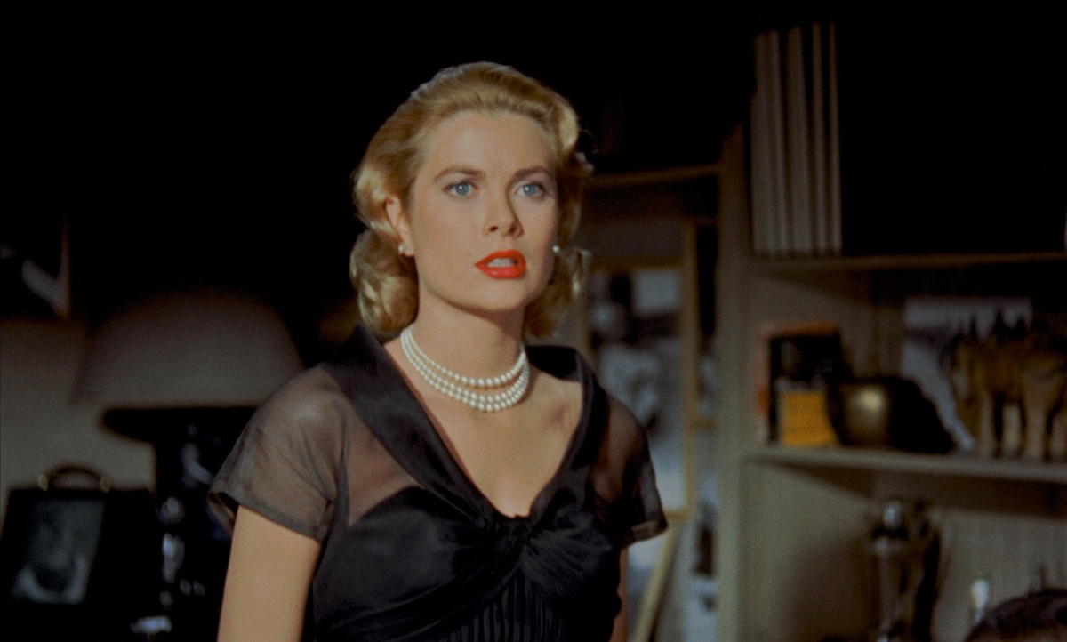   Грейс Келли кадр из фильма «Окно во двор» (1954, Alfred J. Hitchcock Productions)