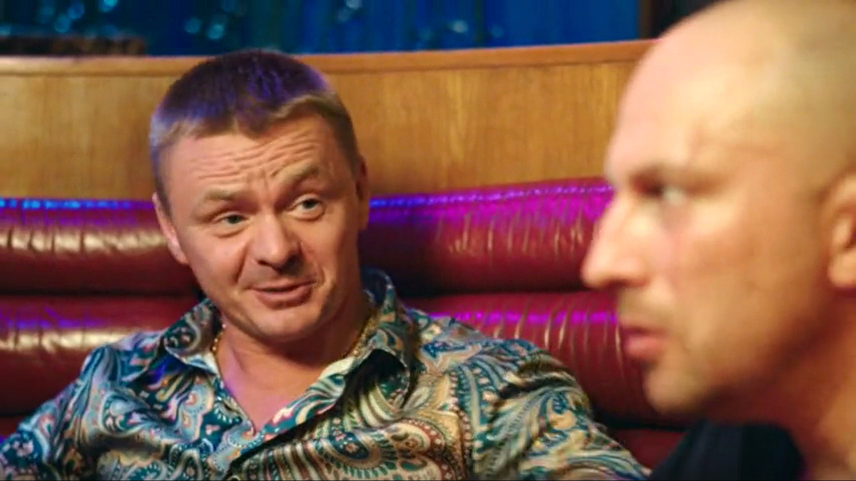 Кадр из сериала "Физрук", 2014-2016 гг., режиссеры Сергей Сенцов, Фёдор Стуков, Дмитрий Губарев, сценаристы Константин Майер, Александр Вялых, Ксения Воронина (скриншот) 