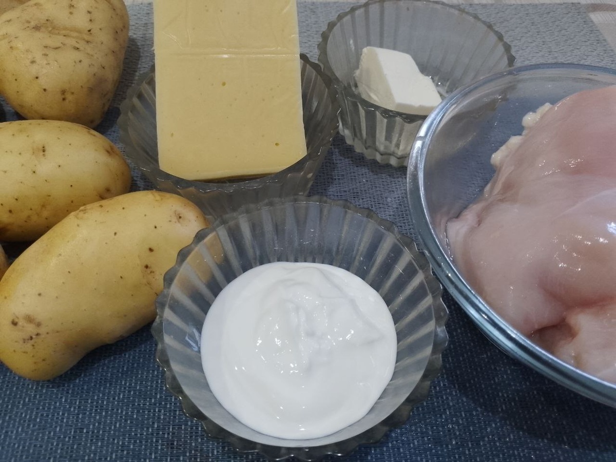 Ингредиенты для приготовления картофеля с начинкой