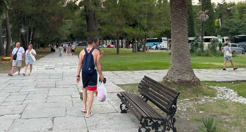    Вот чем нас кормят в Абхазии - семейная пара абхазцев рассказала всю правду о продуктах