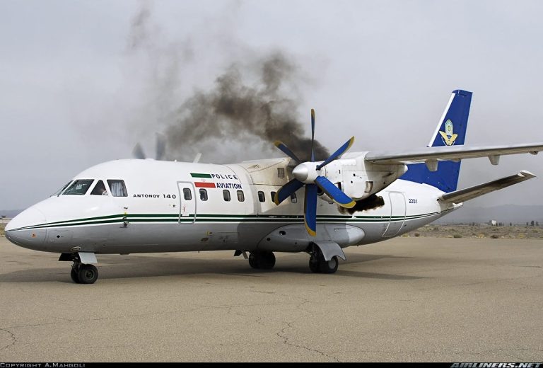 Возгорания двигателя на иранском Ан-140