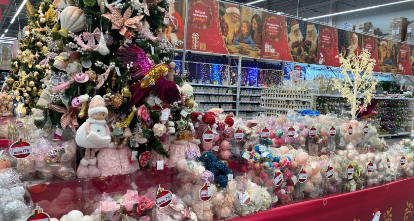    Что купить в Светофоре к Новому году 2026: обзор гирлянд, игрушек, подарков и продуктов