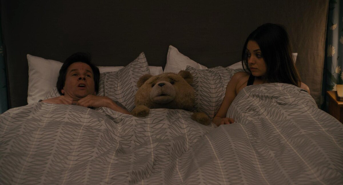 Кадр из фильма "Третий лишний" 