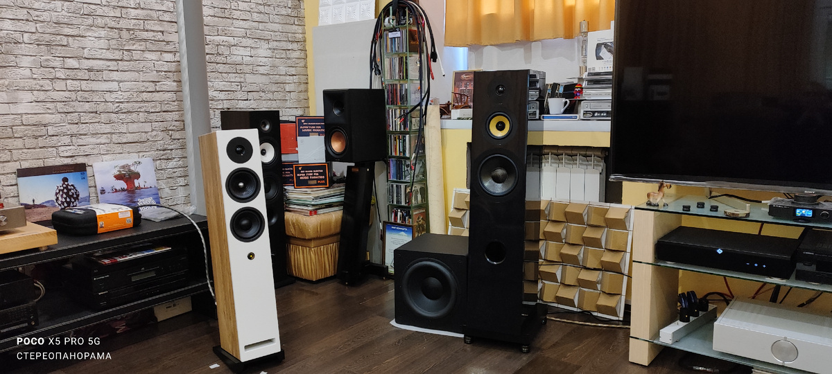 Kripton 6 (слева белые) и Courbet #8 (справа, чёрные).