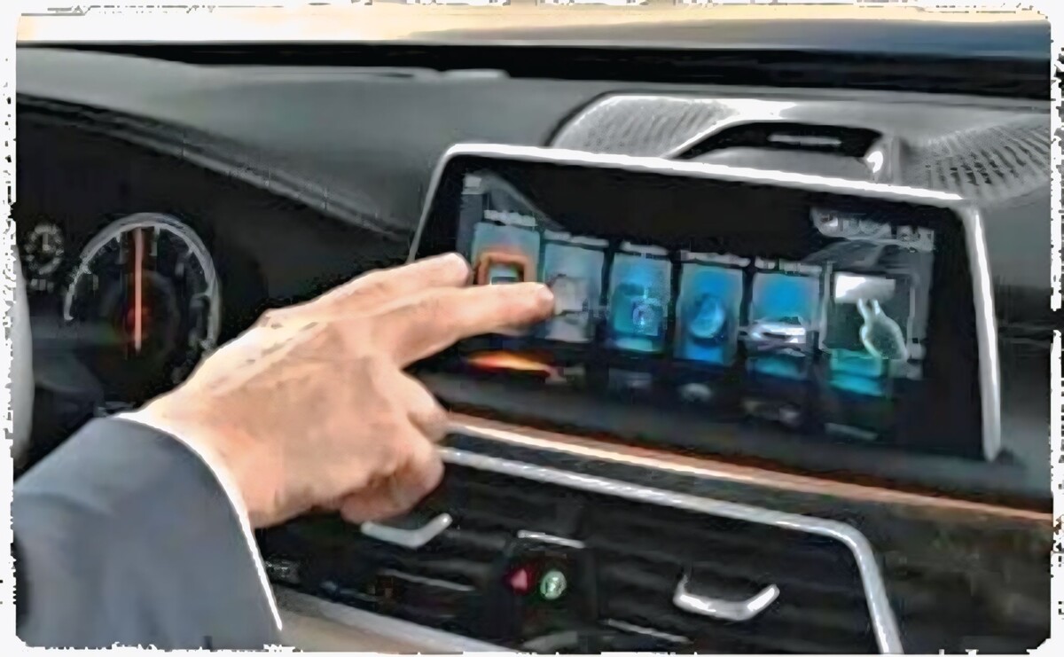 "Богатое" оснащение - это плюс. Но, по словам сервисменов, именно оно первым "сдается" в русские морозы.