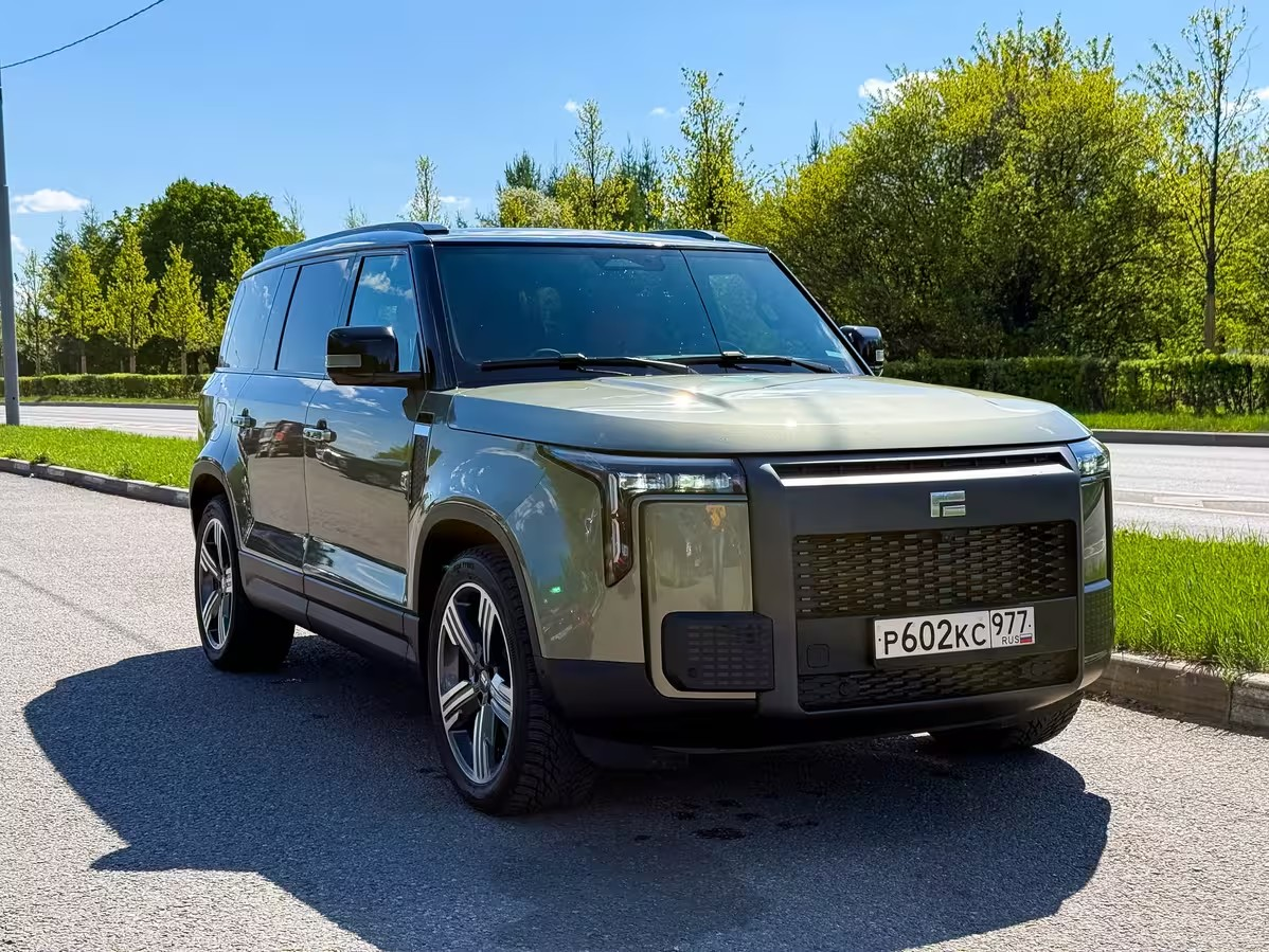 Rox 01 представлен на китайском рынке под названием Jishi, а в других странах – Polestone