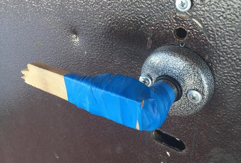 На изоленте и честном слове: 26 смешных фото-шедевров от мастеров "Очумелые ручки"