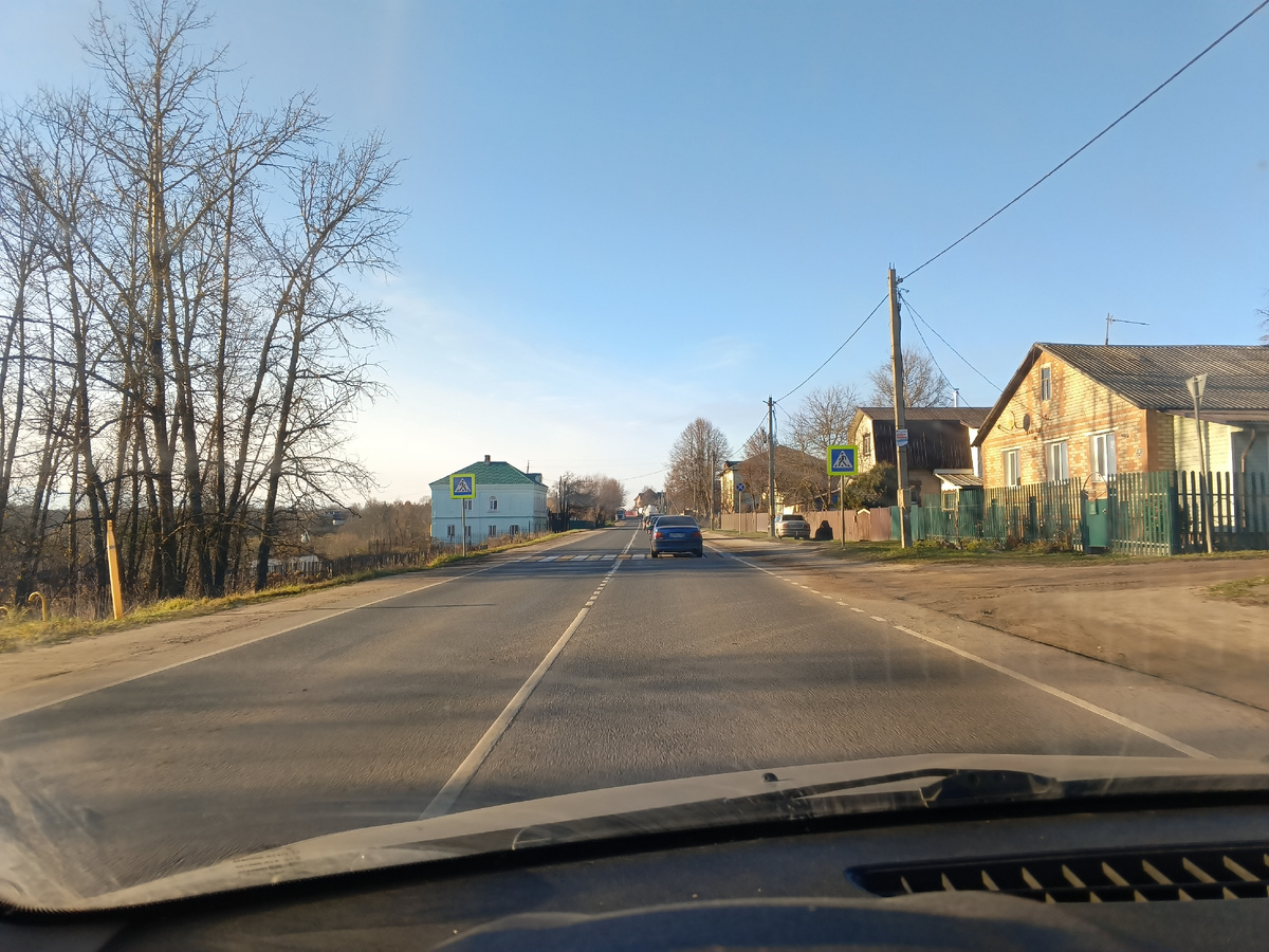 Ответ: я бы сказал, что это начало осени или месяц апрель. На самом деле второе ноября. Не меньше, не больше.