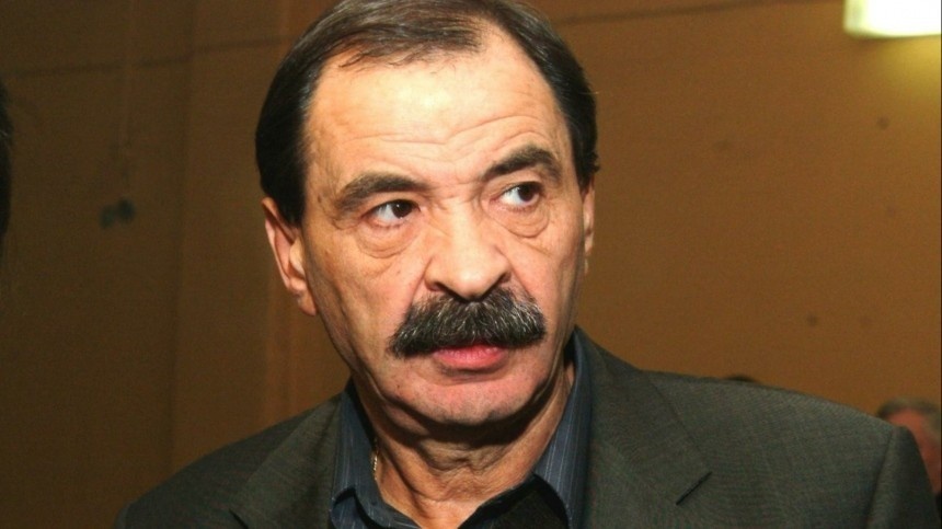 Илья Львович Олейников - советский и российский актёр кино, телевидения и эстрады, пародист, телеведущий, певец, композитор