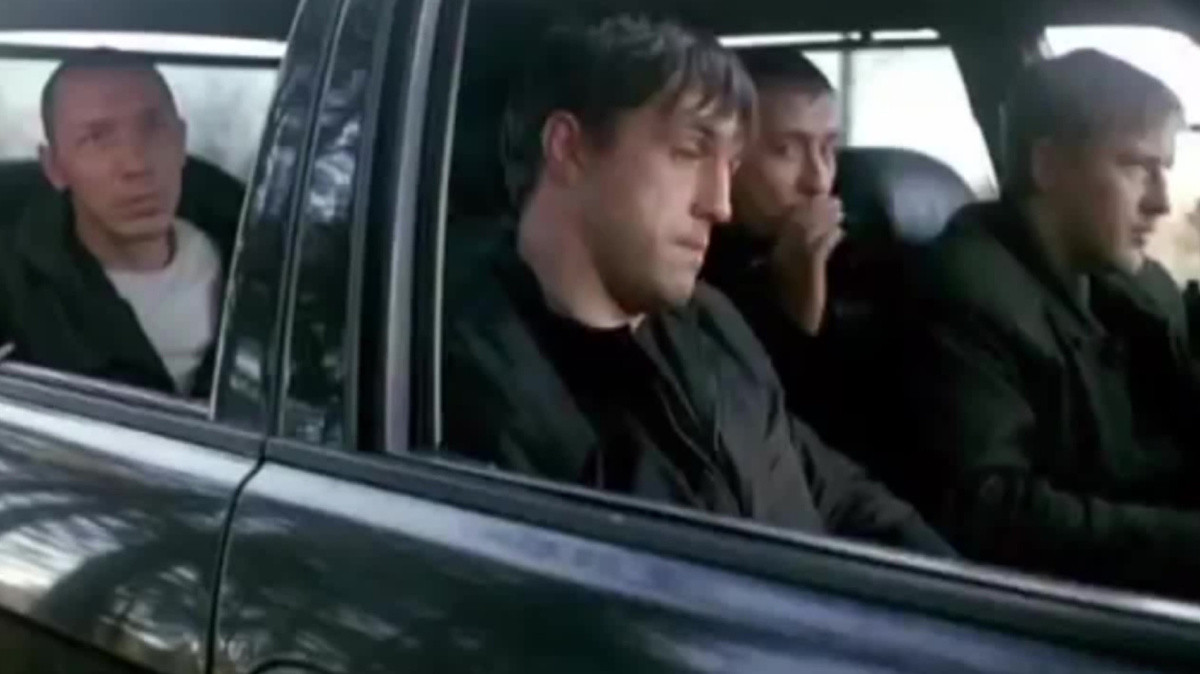 Кадр из фильма "Бумер"