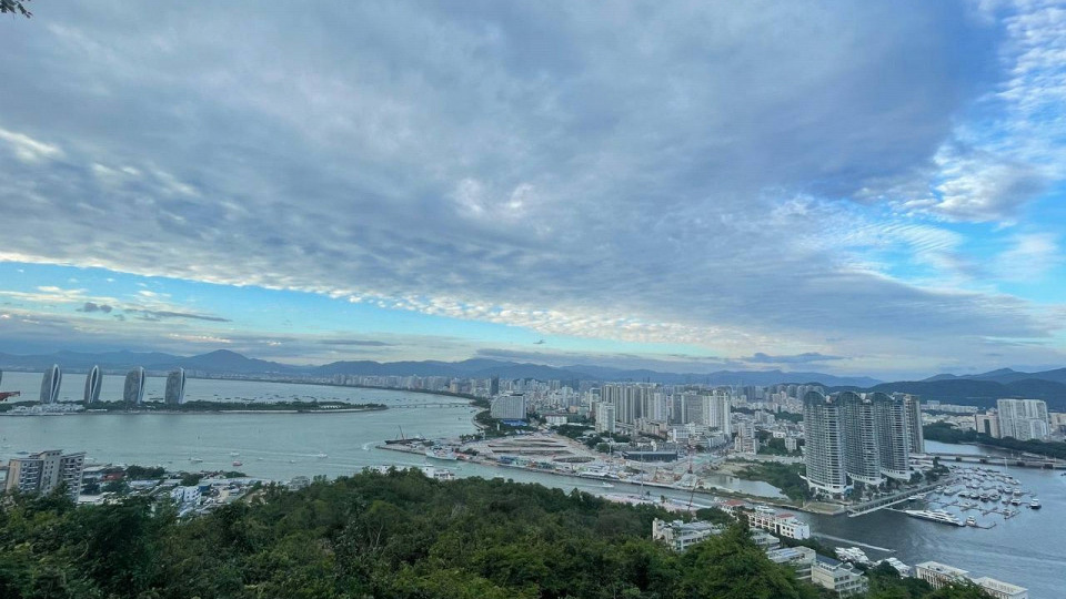 Тринадцать дней на Хай­на­не за 250 ты­сяч. Ту­рист­ка по­де­ли­лась лич­ным опы­том и да­ла советы