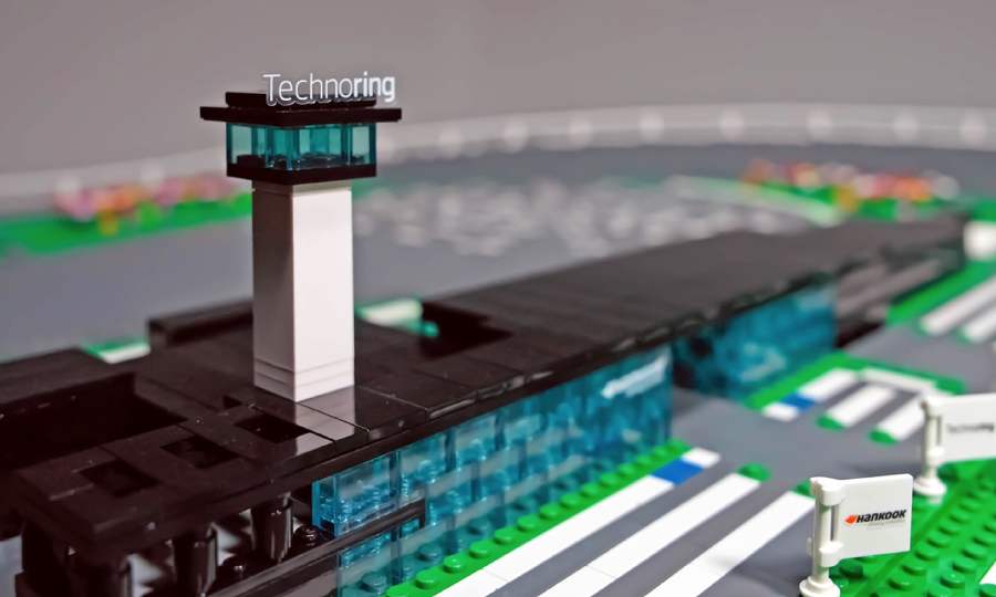 Hankook совместно с Lego создал самый маленький в мире полигон для испытания шин