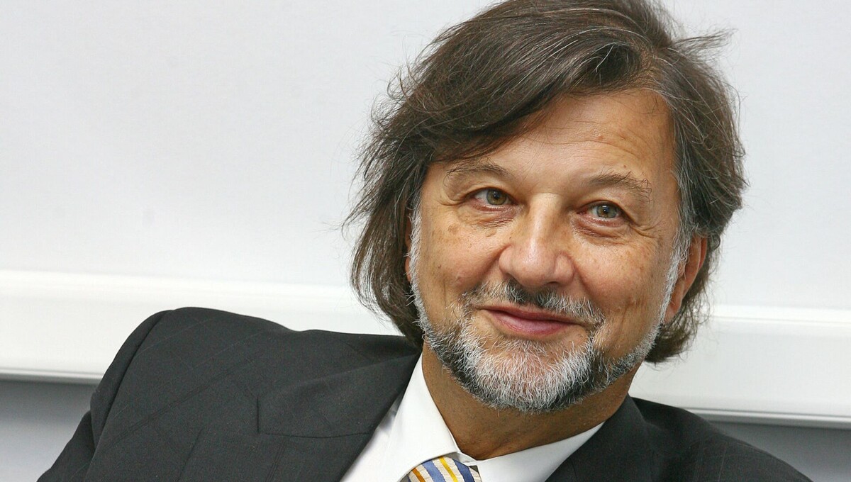 Алексей Львович Рыбников — советский и российский композитор, автор музыки к фильмам, музыкальным спектаклям и рок-операм.