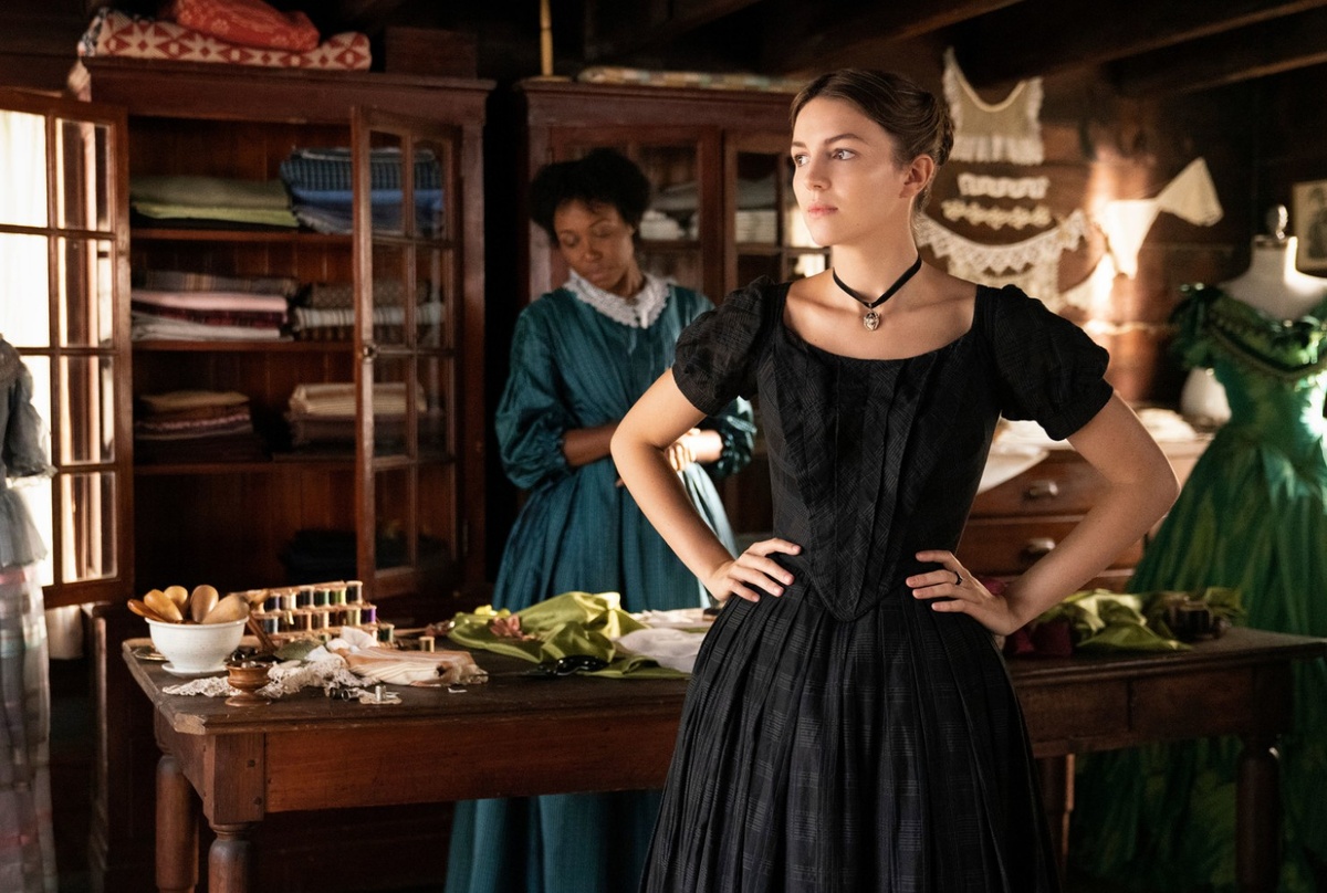 Кадр из сериала «Дикинсон»Источник: Apple TV