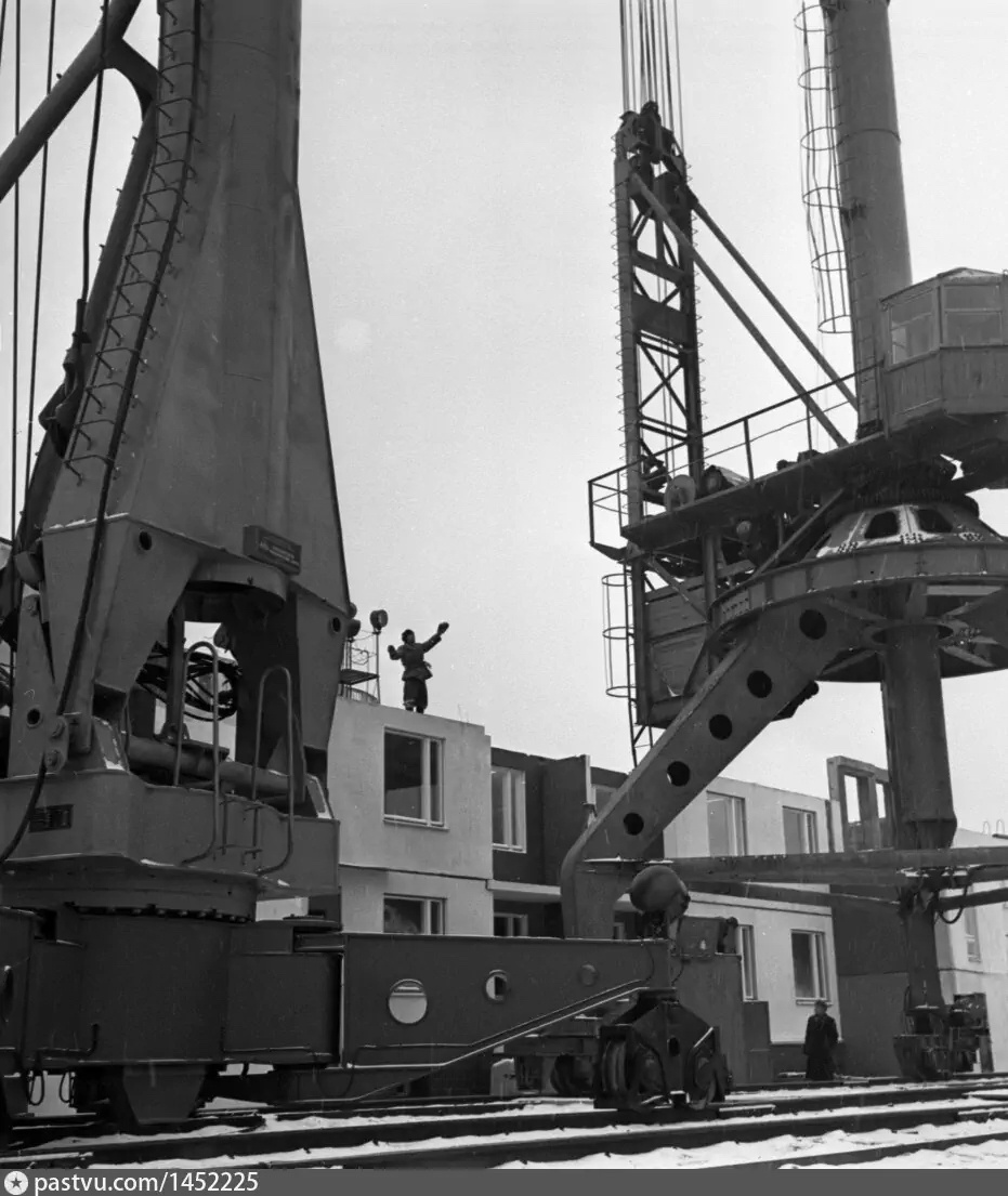 Строительство дома №5 на Звёздном бульваре, 1964. Автор фото: В. Акимов. С сайта www.pastvu.com.