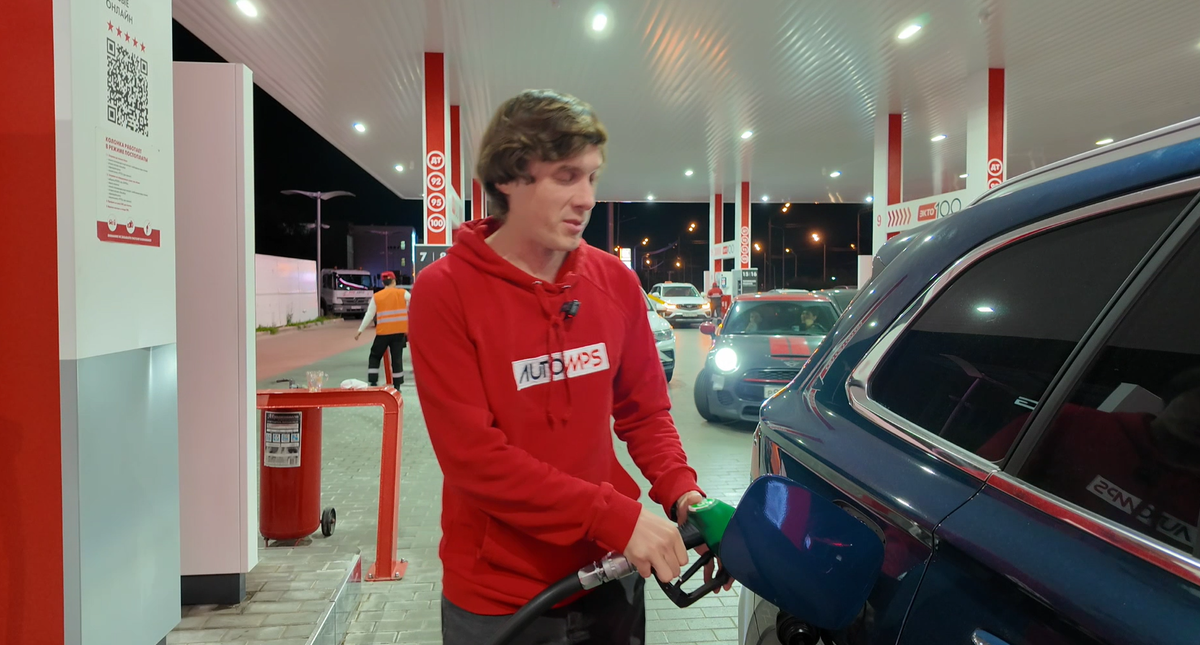 Заправлять кроссовер можно бензином не ниже 95-го.