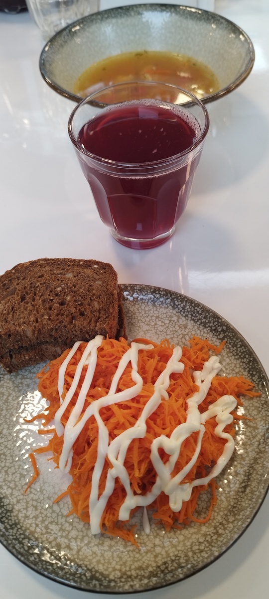 А цвет такой люблю безумно! Сегодня по радио слушала песню "Оранжевое небо!" и поняла, что надо в мире больше, бОльше, БОЛЬШЕ оранжевого! 