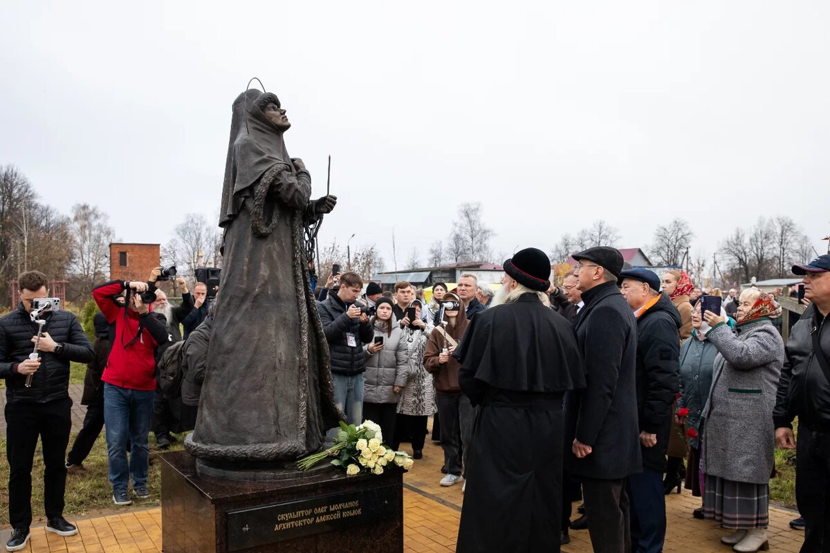 На открытии памятника боярыне Морозовой в Боровске.