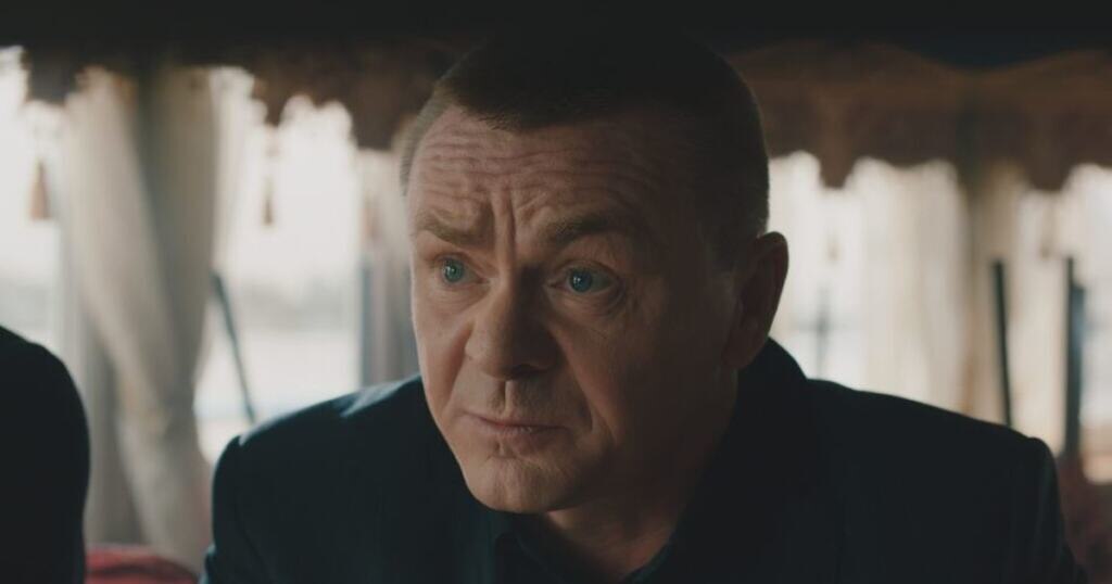    Кадр из фильма "Проклятый чиновник"