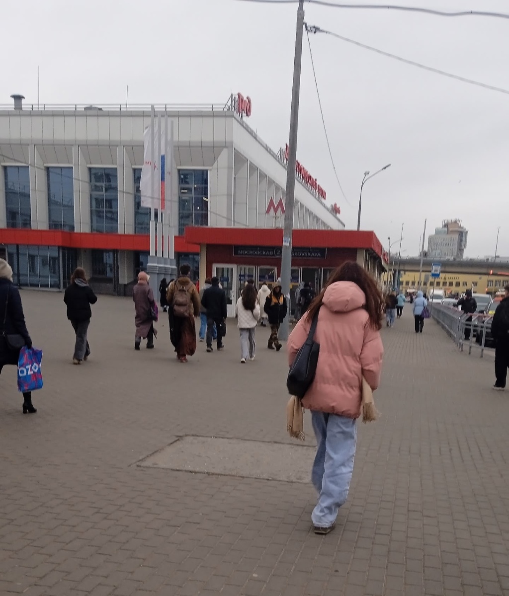 Вход на станцию метро "Московская". Фото автора