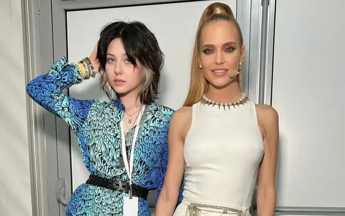    Поменялись имиджами: совершеннолетняя дочь Глюкозы отказалась от цветных волос