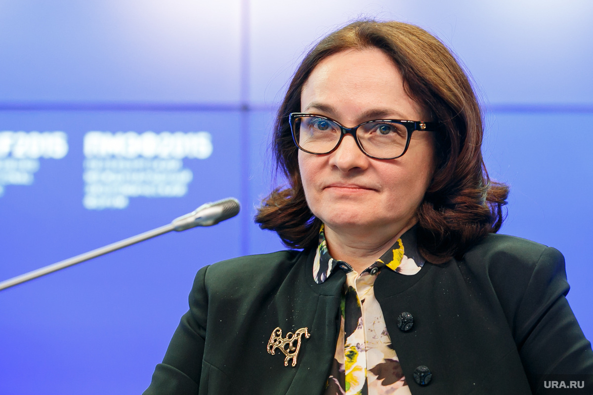 Броши Эльвиры Набиуллиной сигнализировали о состоянии экономики. Фото: Александр Мамаев © URA.RU