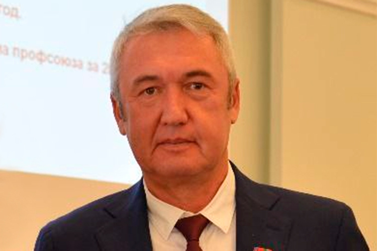    Фабула уголовного дела, фигурантом которого стал Миннуллин, не раскрывается. Однако, по информации источников издания, она может быть связана со стройкой М12 и банковской гарантией от Ак Барс Банка на 2,5 млрд рублей.   
Фото: t.me/volgadorstroi