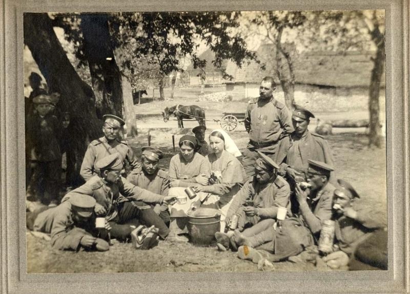 Сестры милосердия приехали. Неизвестный автор, 1914 - 1918 год, МАММ/МДФ.
