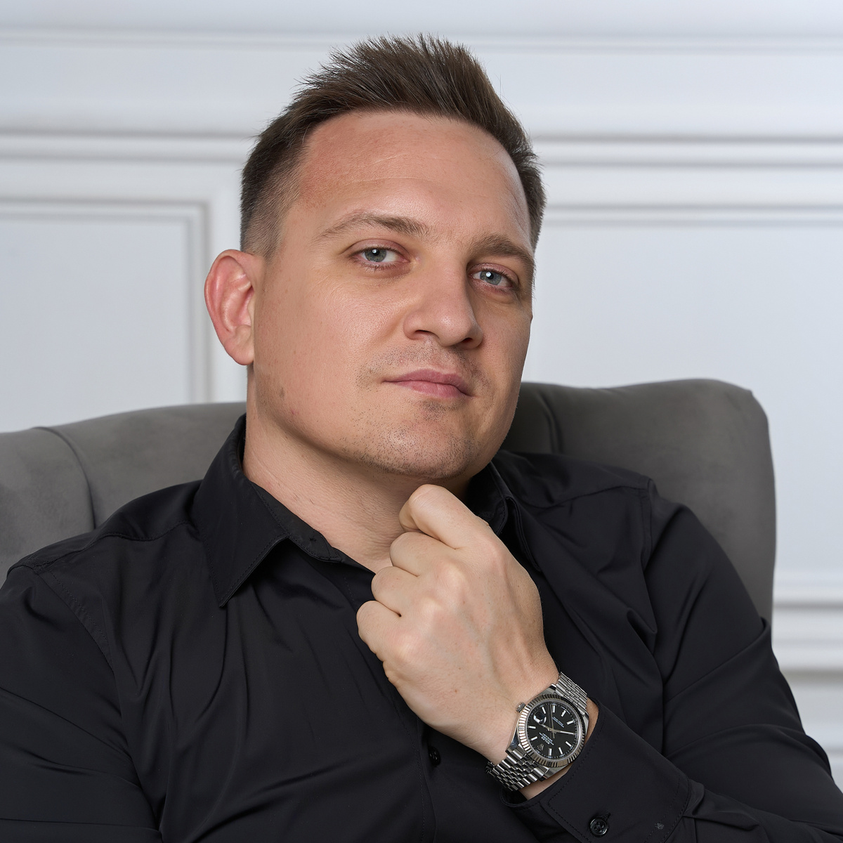 На рынке маркетплейсов мало управленцев, которые могут профессионально курировать рекламу, продажи, расчет экономики и организацию процессов. Селлерам необходимо самостоятельно воспитывать таких менеджеров

Источник: https://secrets.tbank.ru/lichnyj-opyt/o-situacii-na-marketplejsah-v-2025-godu/?utm_referrer=https%3A%2F%2Fwww.google.com%2F&internal_source=copypaste
© Бизнес‑секреты