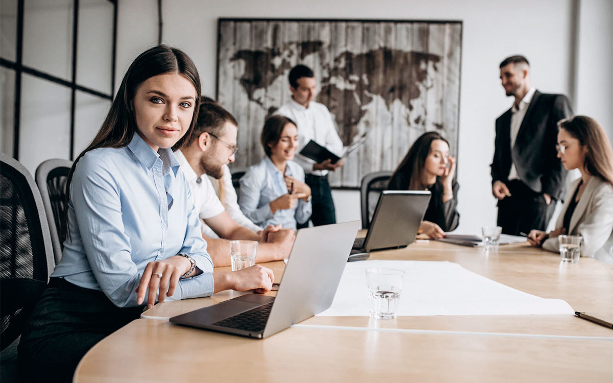 Freepik📷Не стоит указывать в резюме абстрактные и непроверяемые навыки без примера (например, просто «коммуникабельность»)