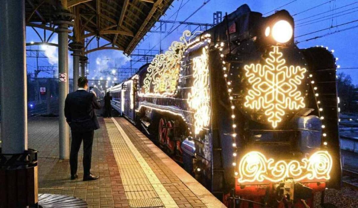     Поезд Деда Мороза. Источник: ria.ru Автор фото: Кирилл Зыков