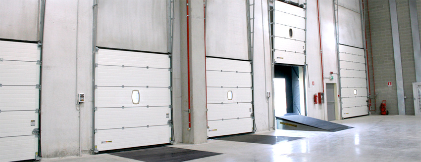 Секционные ворота с вертикальным подъемом