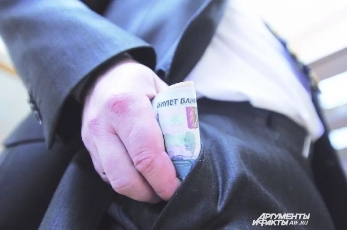    В Удмуртии автомобилист попытался подкупить инспектора ДПС