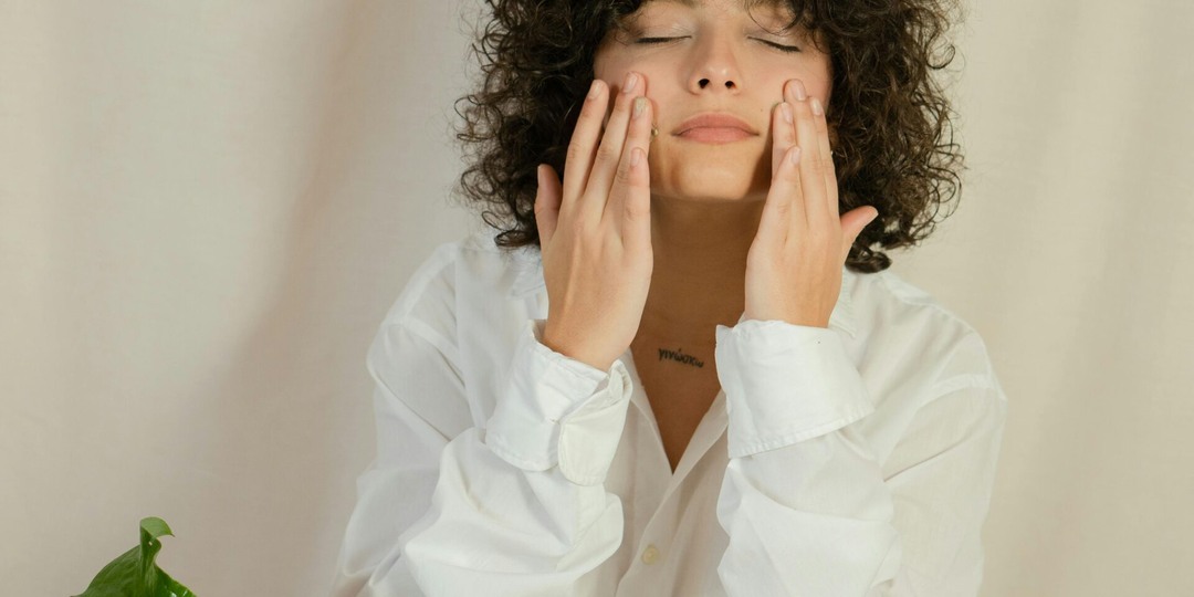 "Этот ингридиент нарушает межклеточные связи": проверьте состав своей косметички