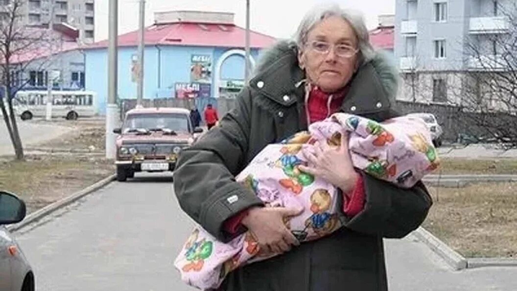    Валентина Подвербная родила в 65 лет. Фото: aif.ru