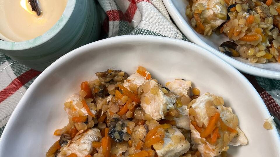 Чечевица с овощами и курицей
