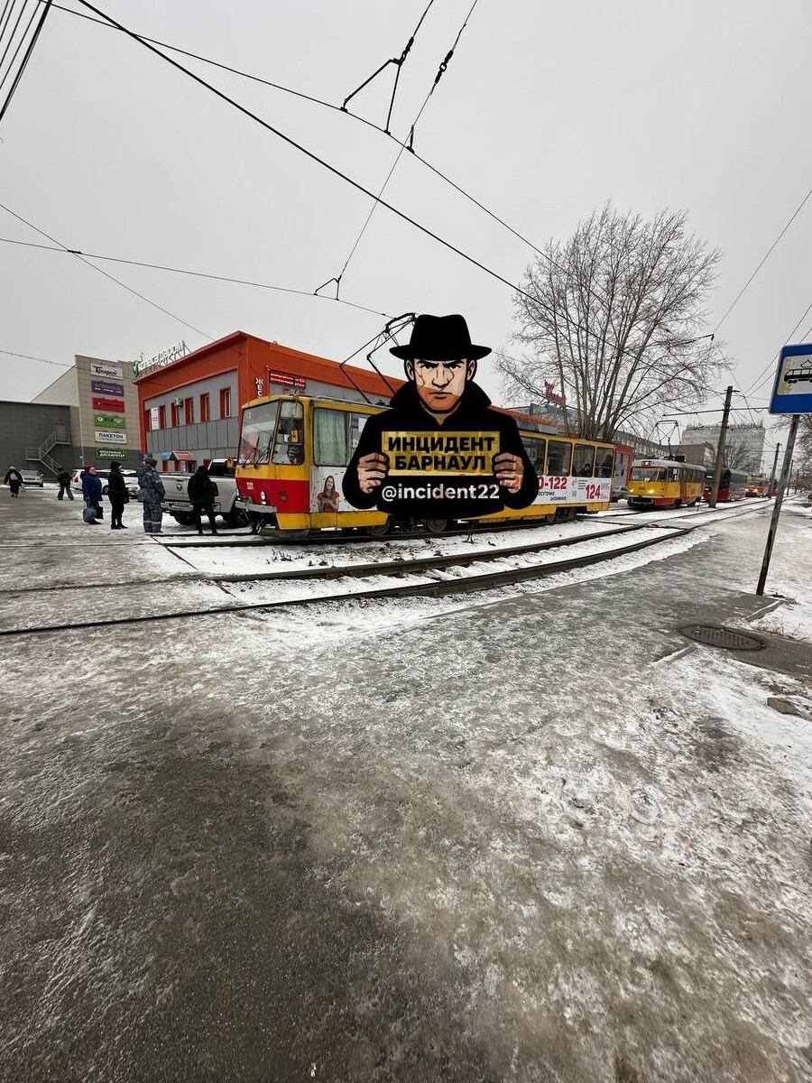   На проспекте Калинина приостановлено движение трамваев. Источник: t.me/incident22