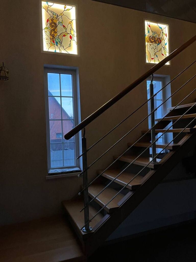 На фото витражи Оксаны Сафоновой, выпускницы курса «Художественные витражи»