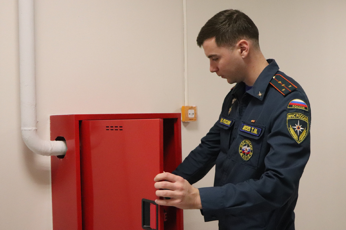 Сотрудники территориального подразделения МЧС России осуществили профилактический визит в центр современного пятиборья г. Нальчик. Мероприятие проходило для повышения противопожарной защищенности, объект относится к категории умеренного риска. 