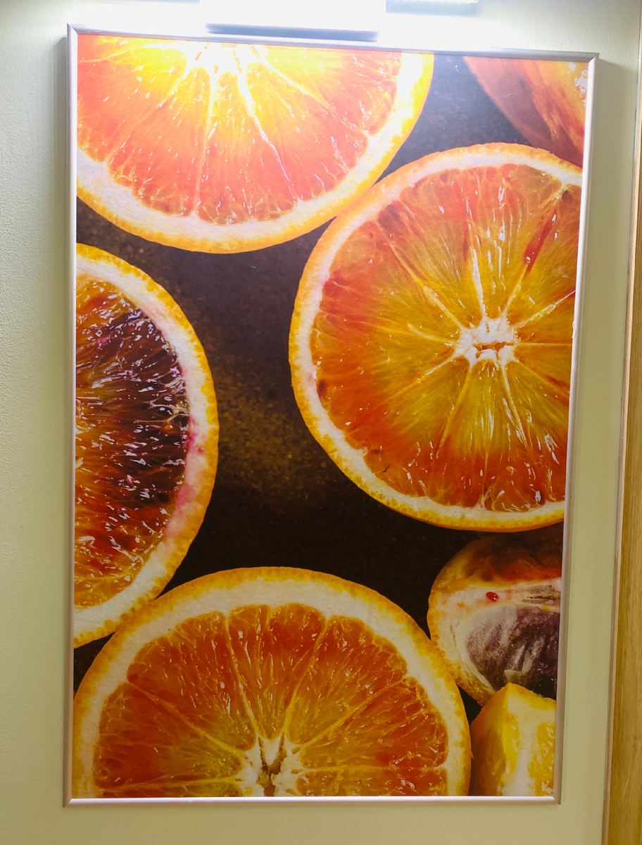 Когда смена длиться 4 часа перерыва нет, эту фотографию я сделала в другой день в этом  магазине 