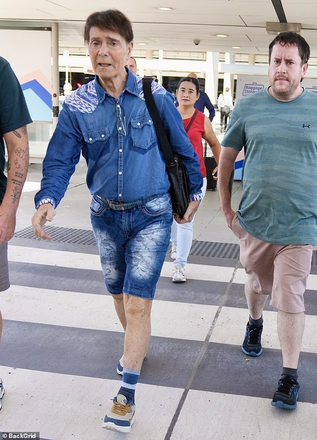 Клифф Ричард в аэропорту Брисбена. 