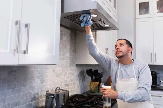    Чем опасна грязная вытяжка на кухне?