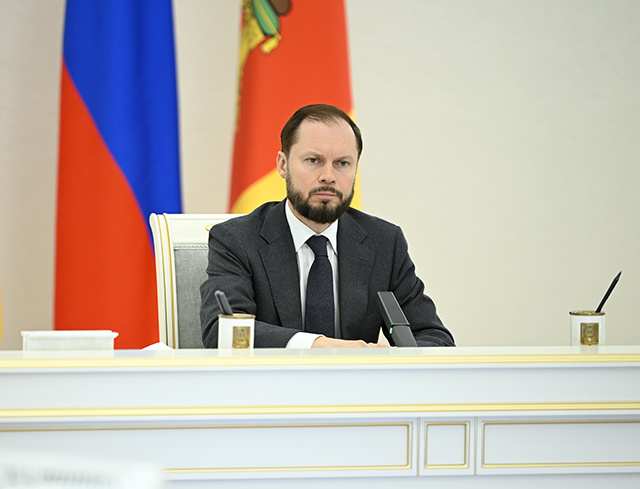 Виталий Королев провел первое заседание областного правительства