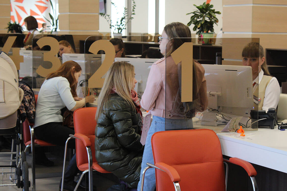 Офисы МФЦ открыты шесть дней в неделю и ежедневно принимают до 15 тыс. посетителейФото: © «Шәһри Чаллы»