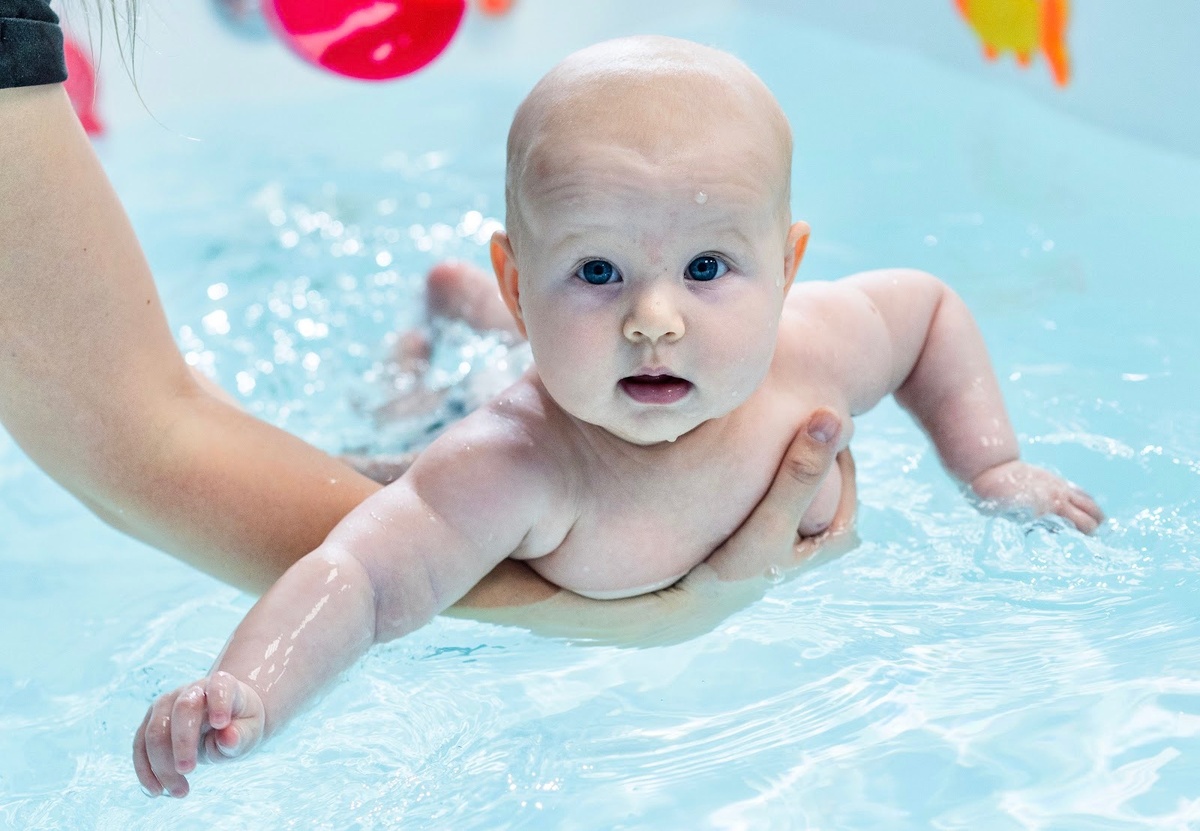  Когда у ребёнка есть страх воды, родители даже не рассматривают занятия грудничковым плаванием, а зря