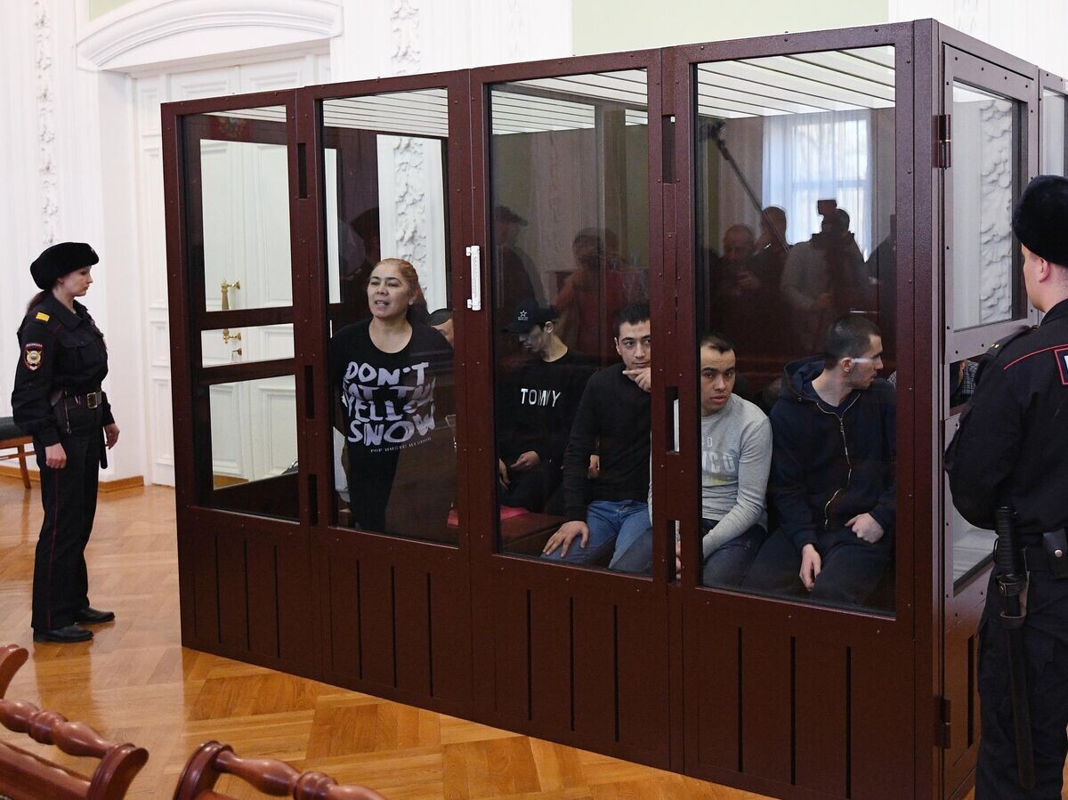    Обвиняемые по делу об организации теракта в петербургском метро 3 апреля 2017 года на заседании суда в Санкт-Петербурге. 2 апреля 2019© РИА Новости / Алексей Даничев